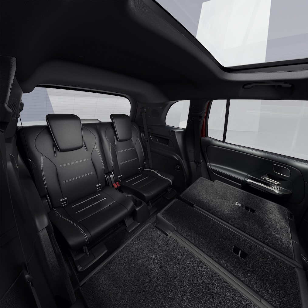  Imagine parțială cu modelul Mercedes-Benz GLB, cu al treilea rând opțional de scaune.