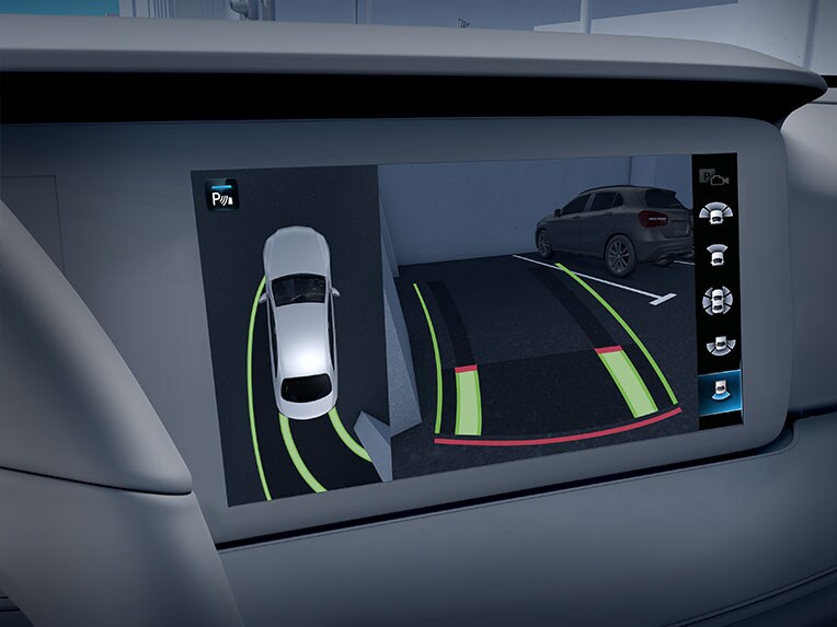 Modul de funcționare al pachetului parcare cu cameră video de 360° al modelului Mercedes-Benz GLC Coupé.