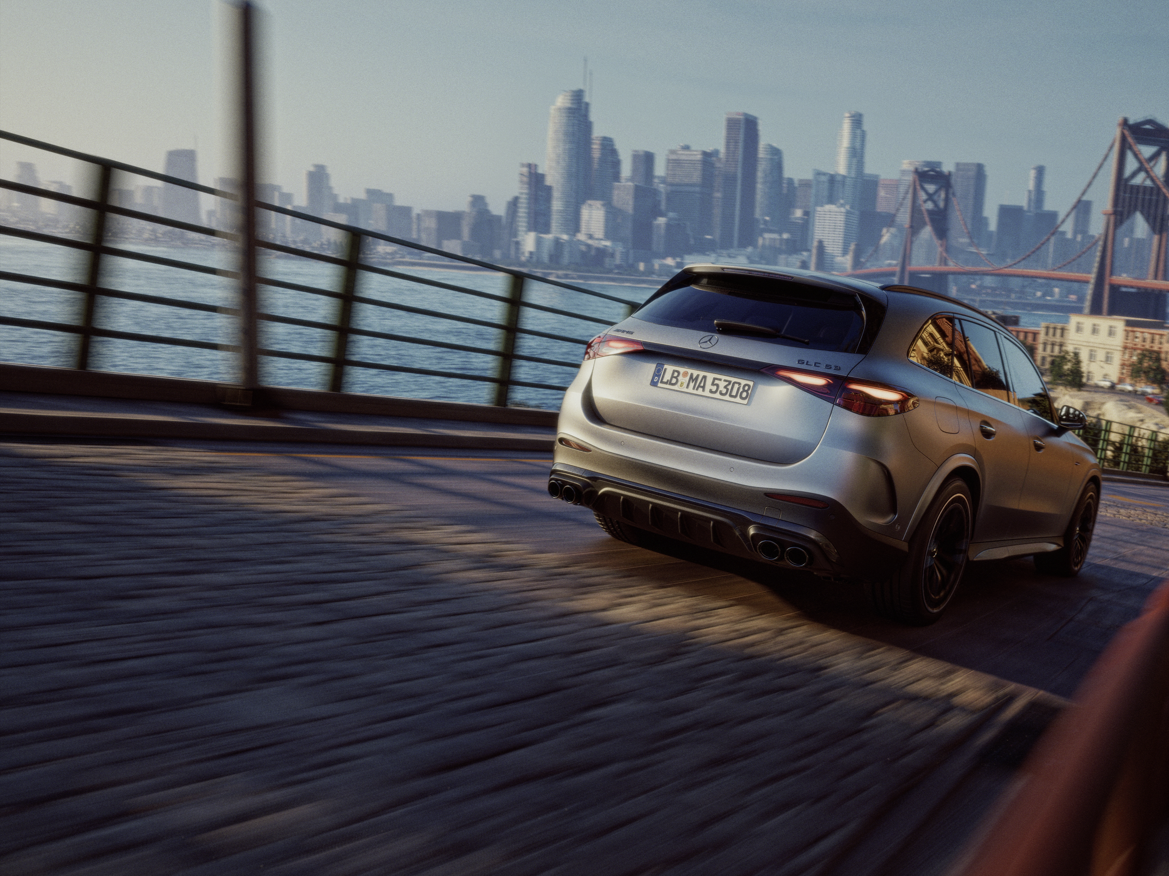 Performanță | GLC | Mercedes-AMG Performanța noului Mercedes-AMG GLC SUV.