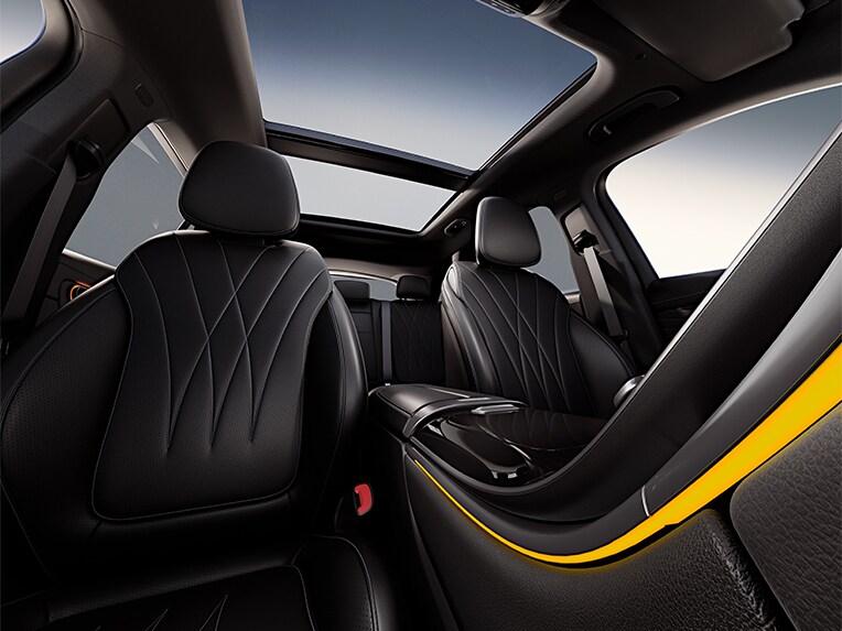 Interiorul modelului GLC de la Mercedes-Benz.