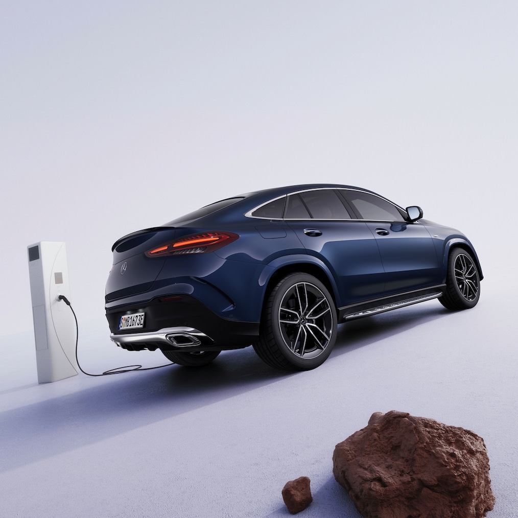 Modelul GLE 350 de 4MATIC cu tehnologie hibridă EQ de la Mercedes-Benz.