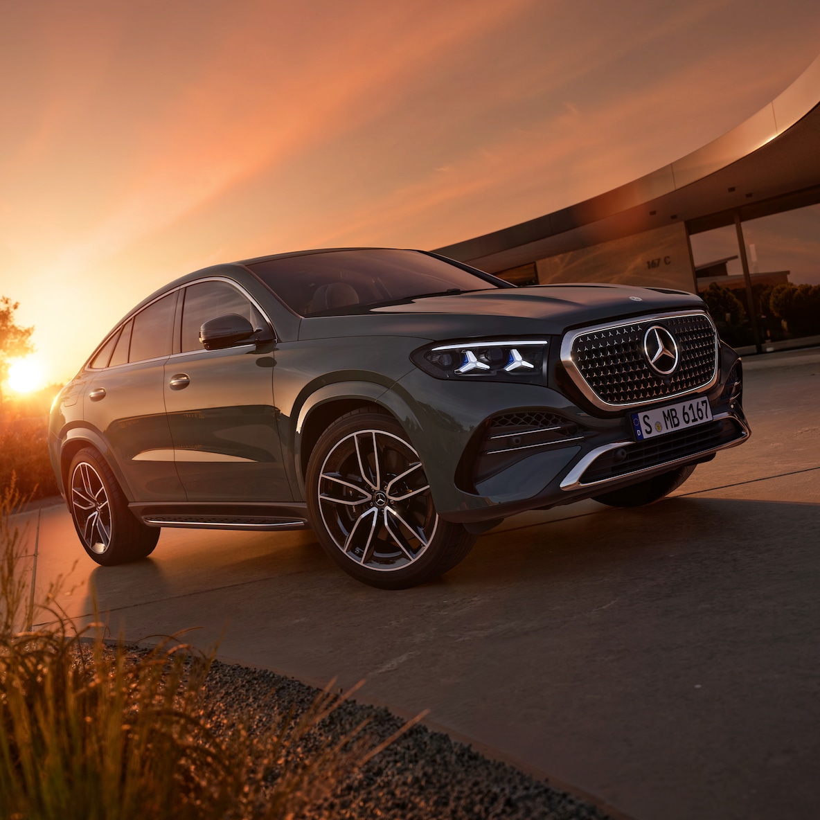Exteriorul sportiv al noului GLE Coupé de la Mercedes-Benz.