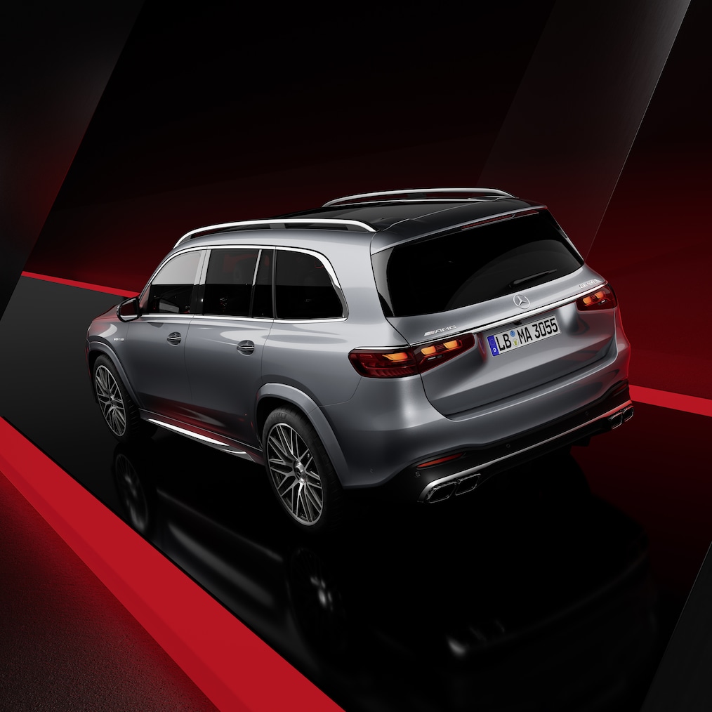 O altă perspectivă dinamică a modelului Mercedes-AMG GLS 63 4MATIC+ (fotografie în timpul rulării).