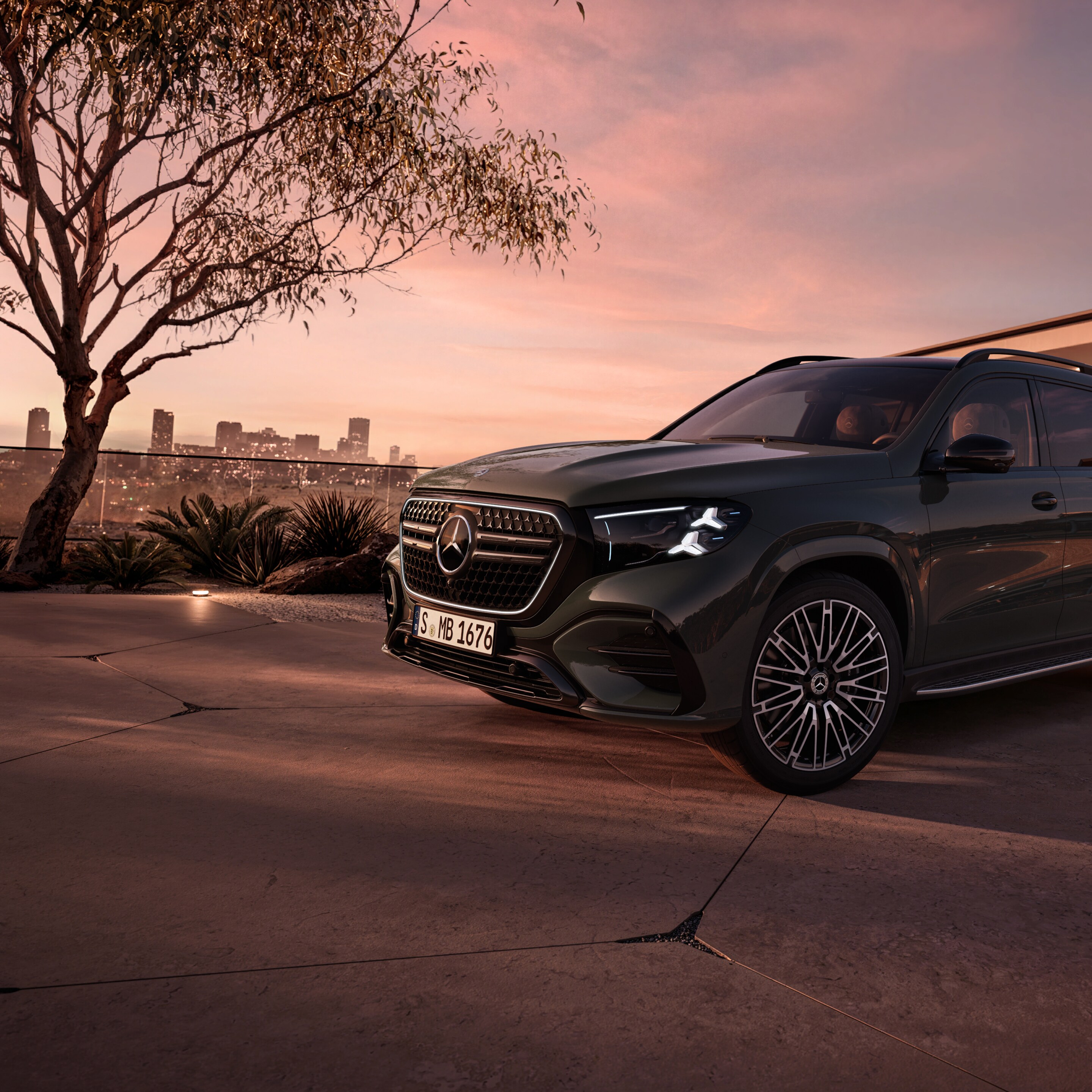 Exteriorul noului GLS de la Mercedes-Benz.