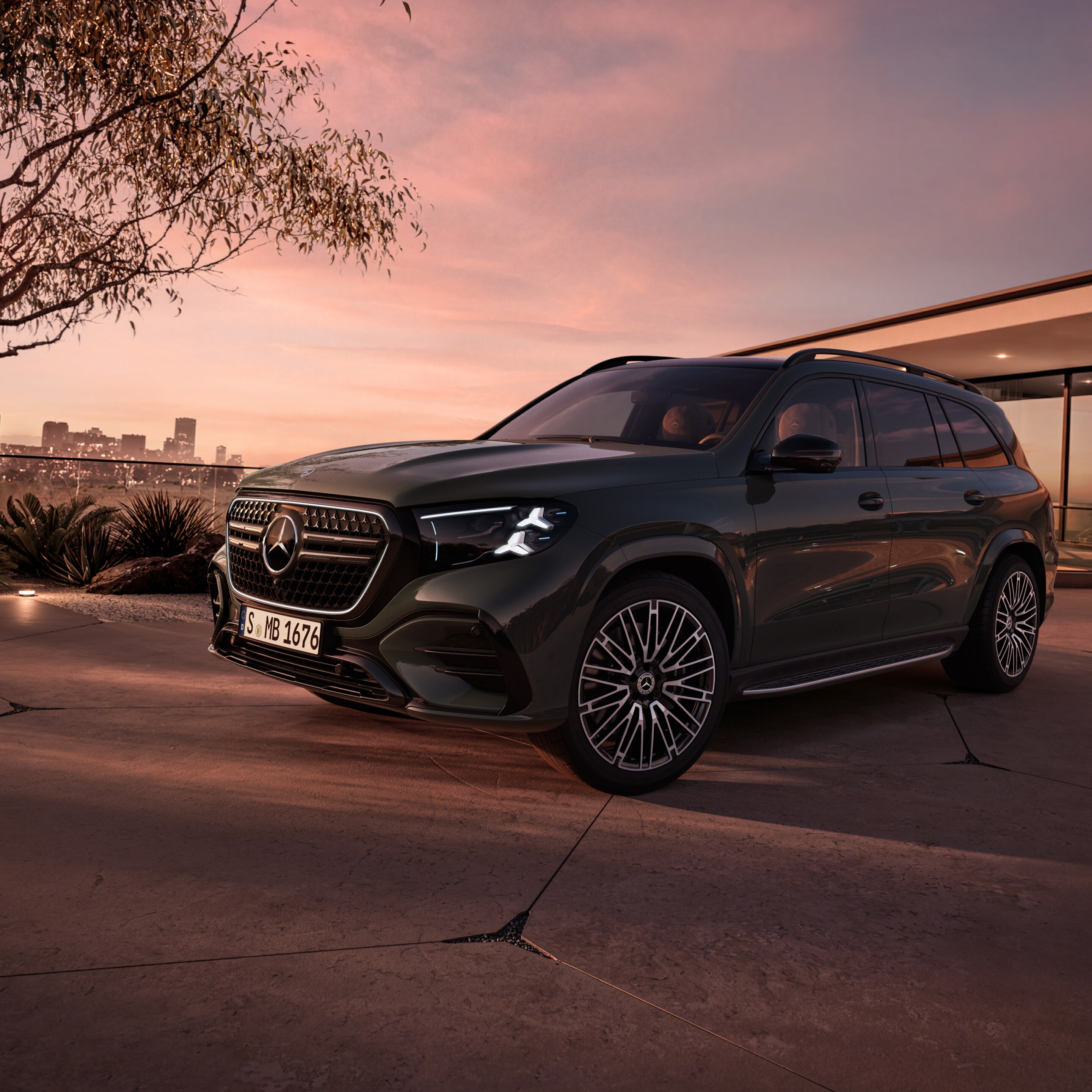 Exteriorul noului GLS de la Mercedes-Benz.