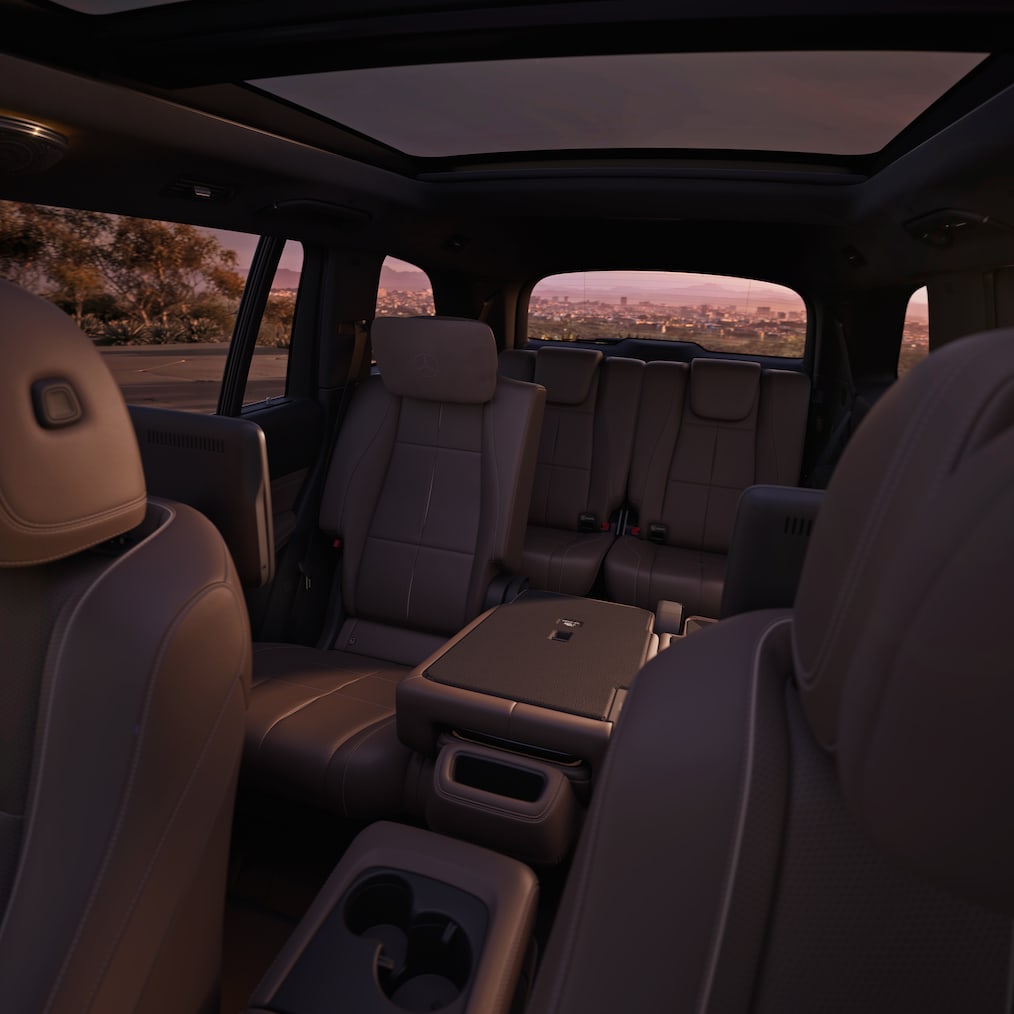 7 locuri și al treilea rând de scaune din noul GLS de la Mercedes-Benz.