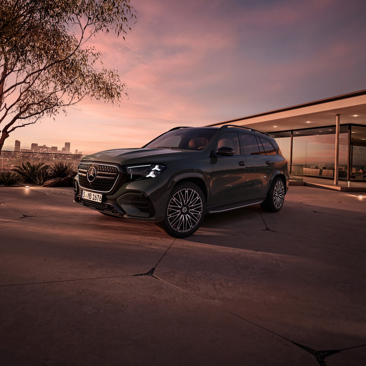 Exteriorul noului model GLS de la Mercedes-Benz.