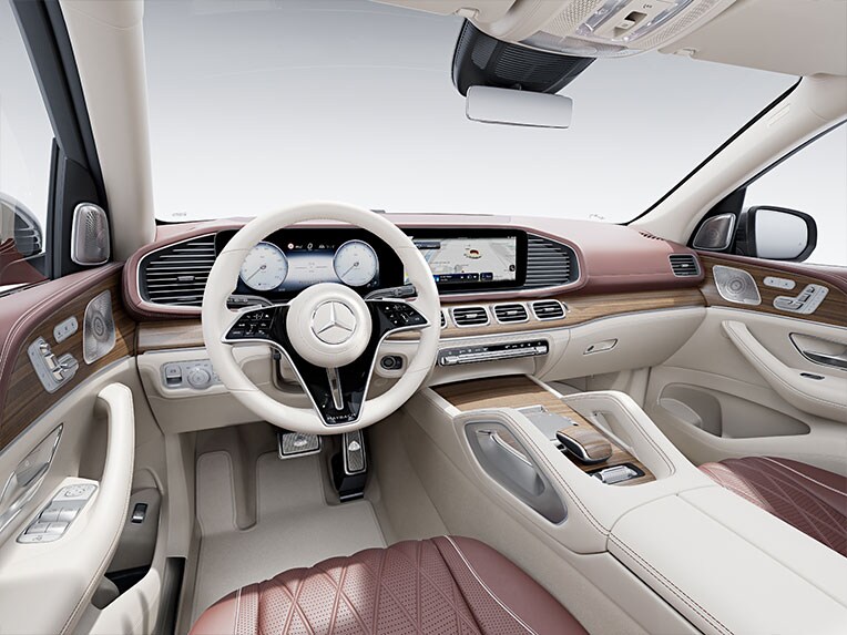 Interiorul modelului Mercedes-Maybach GLS cu pachetul de elemente cromate.