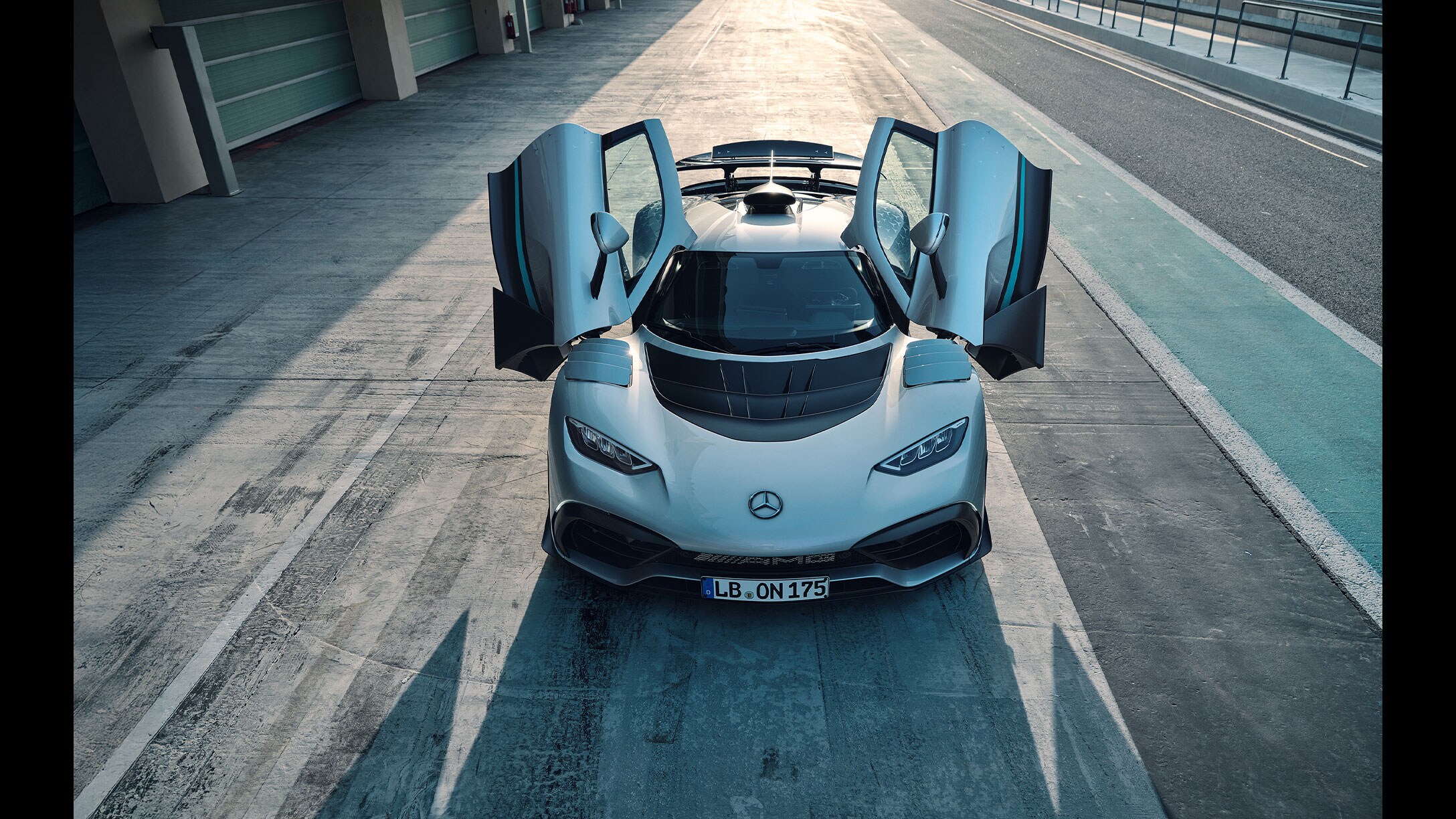 Hipermașina Mercedes-AMG ONE.
