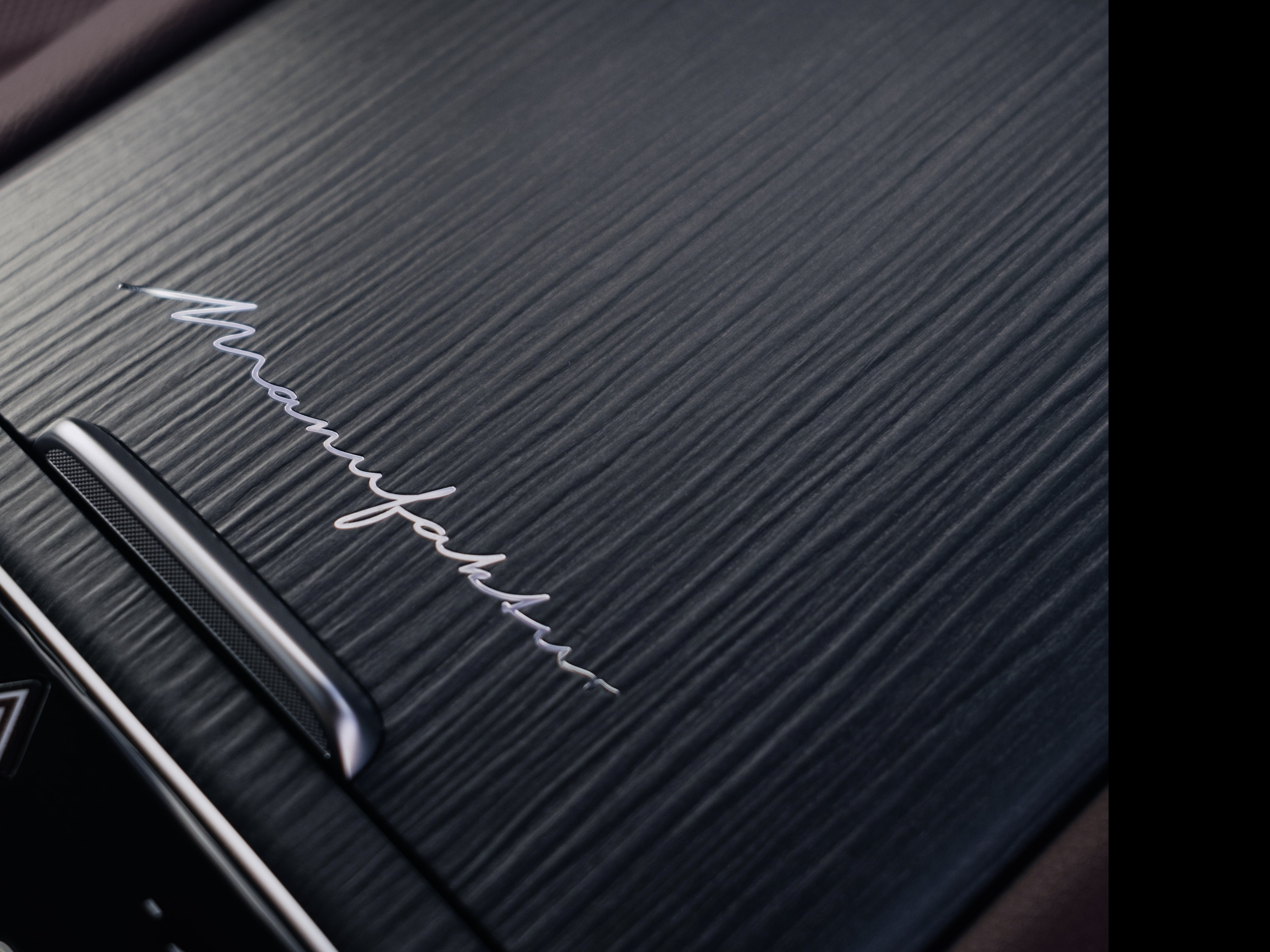 MANUFAKTUR | Marca | Mercedes-AMG MANUFAKTUR pentru Mercedes-AMG.