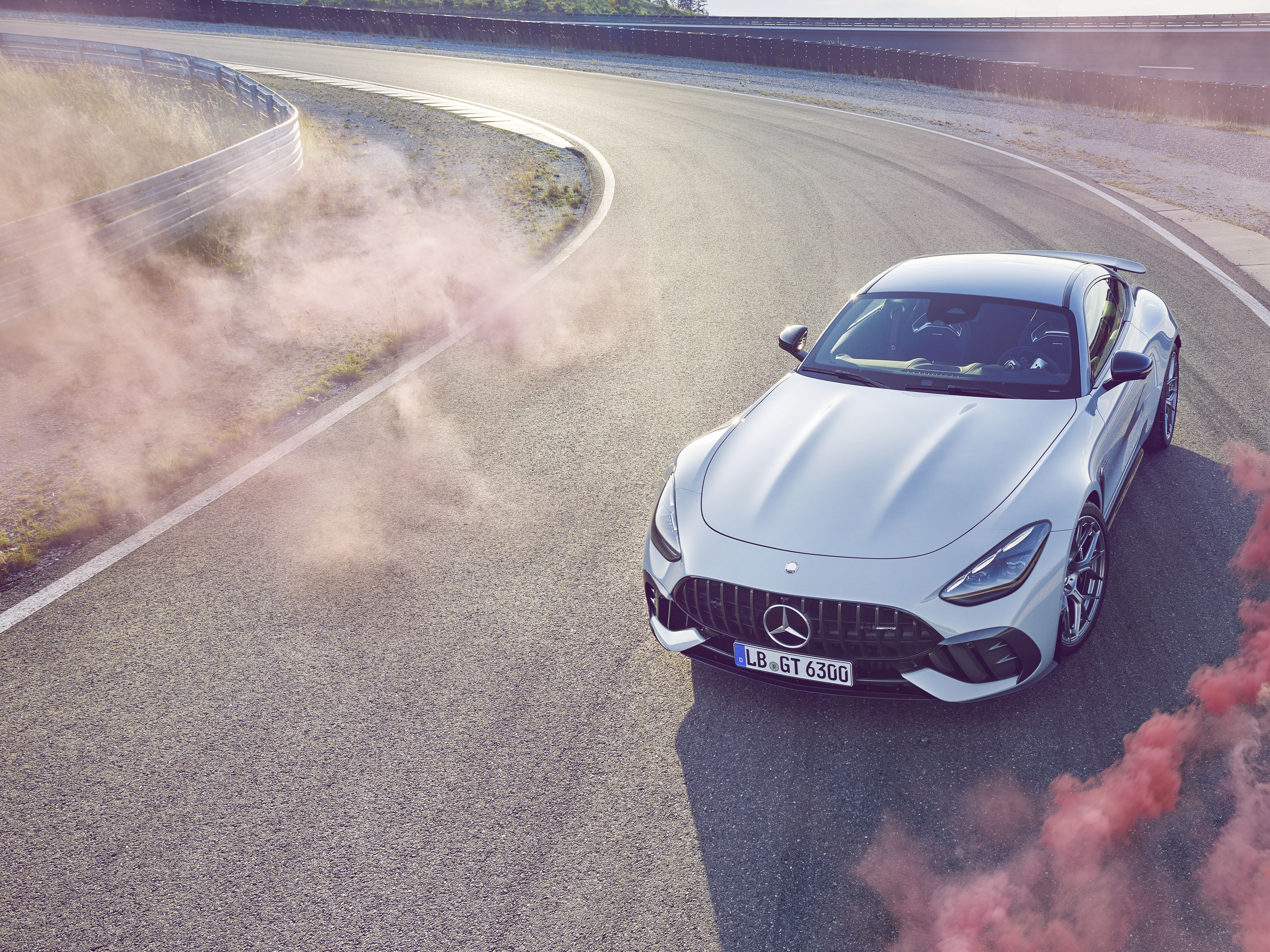 Power | Marca | Mercedes-AMG O reprezentare a puterii Mercedes-AMG.