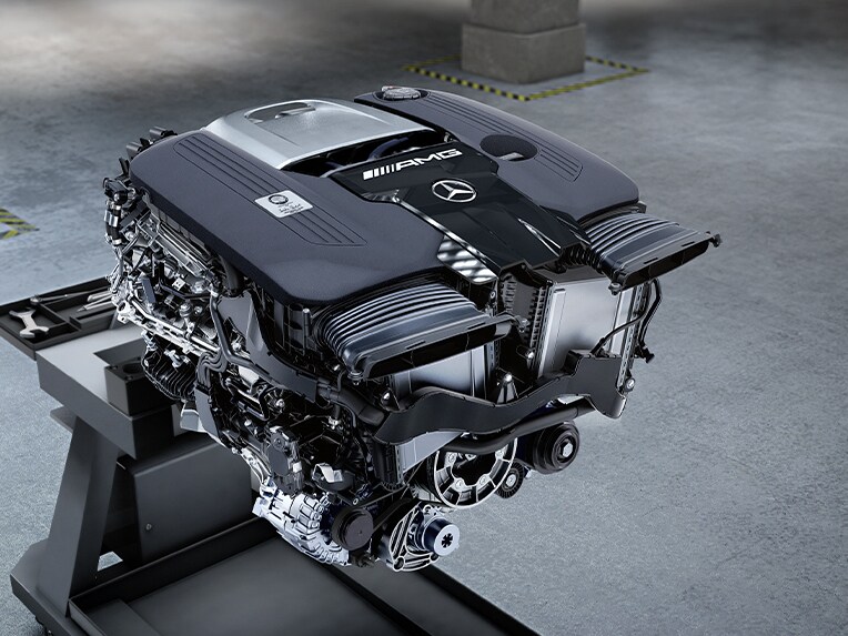 Reprezentarea cuplului modelului Mercedes-AMG.