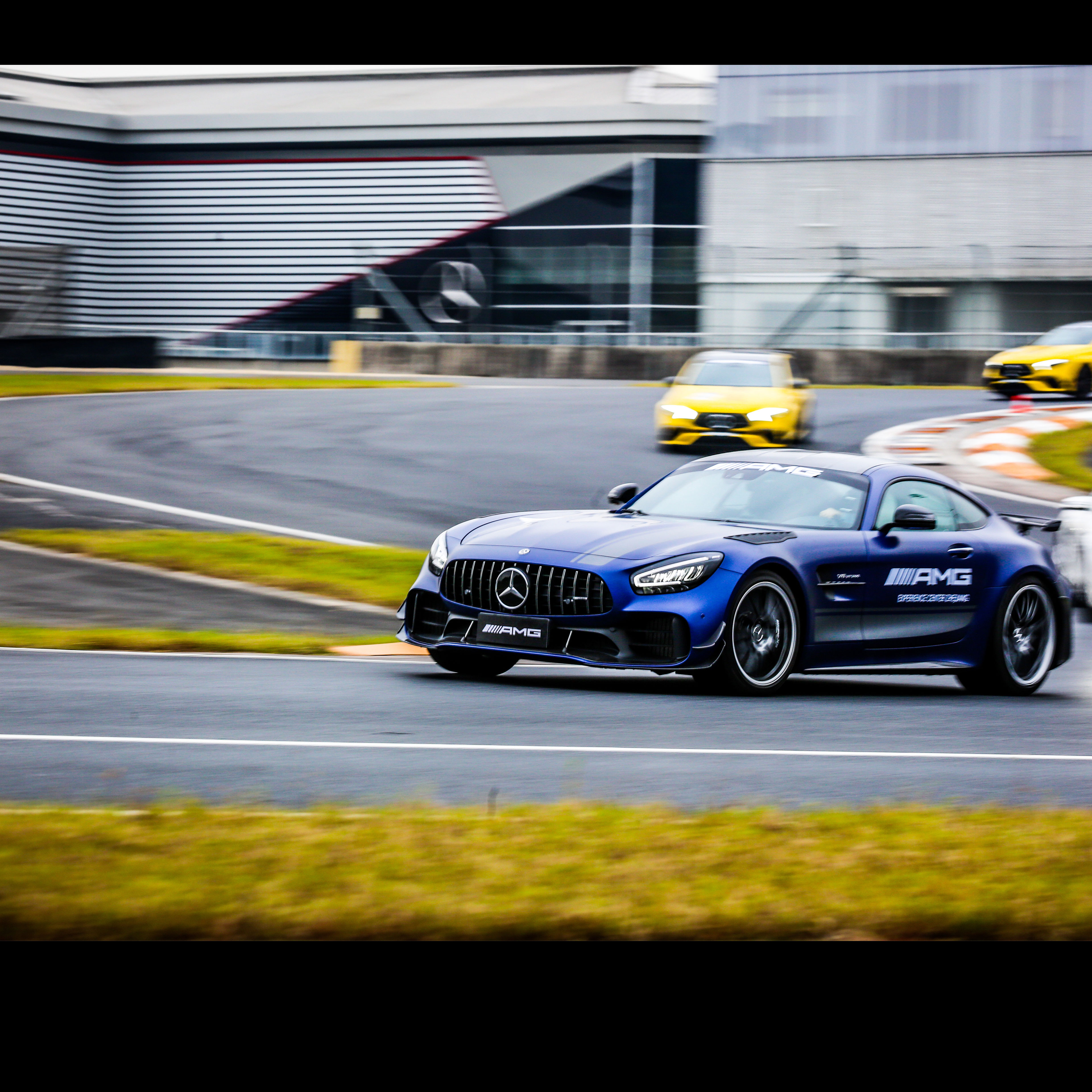 Universul AMG | Mercedes-AMG Mai multe autovehicule Mercedes-AMG.