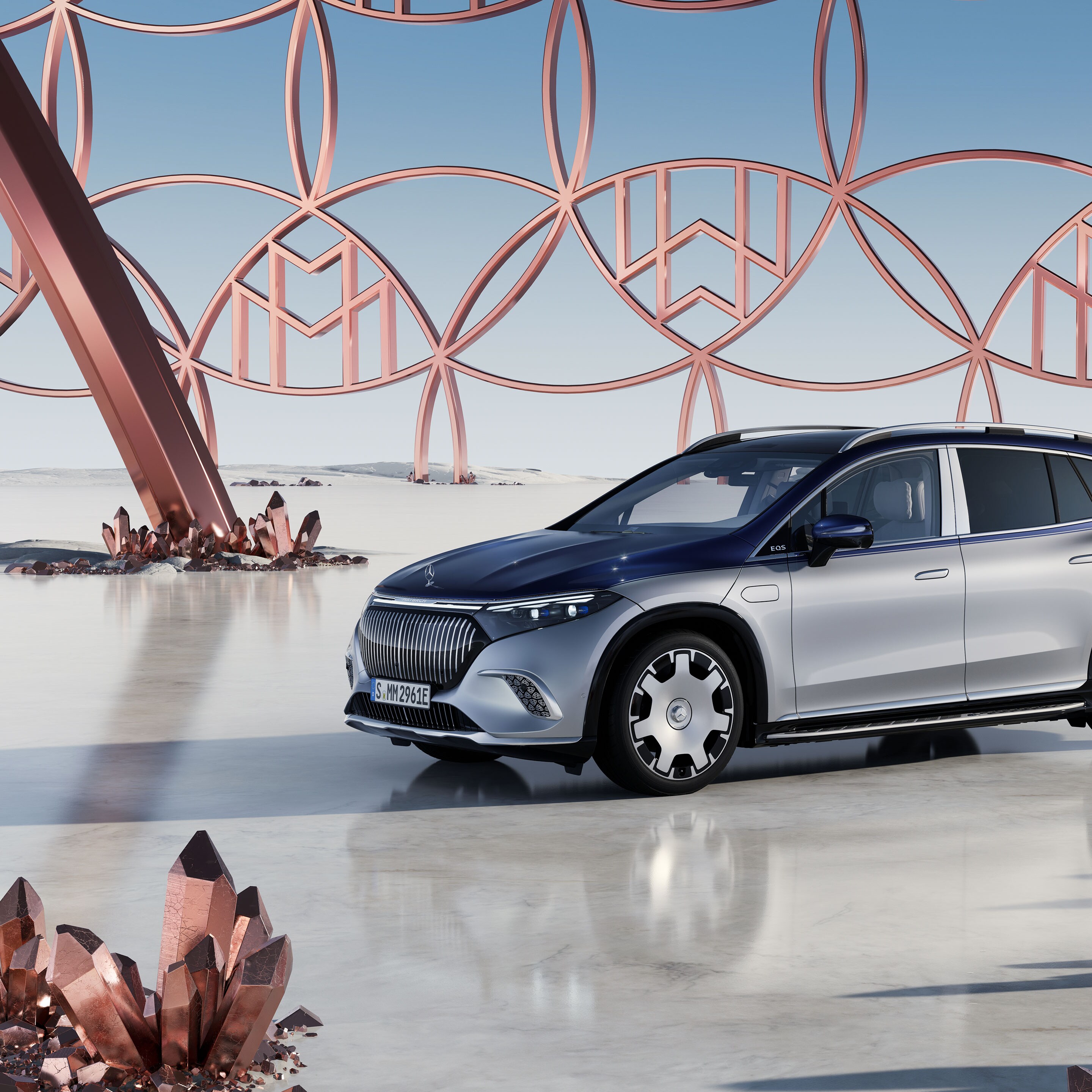 Modelul Mercedes-Maybach EQS SUV dintr-o perspectivă laterală.