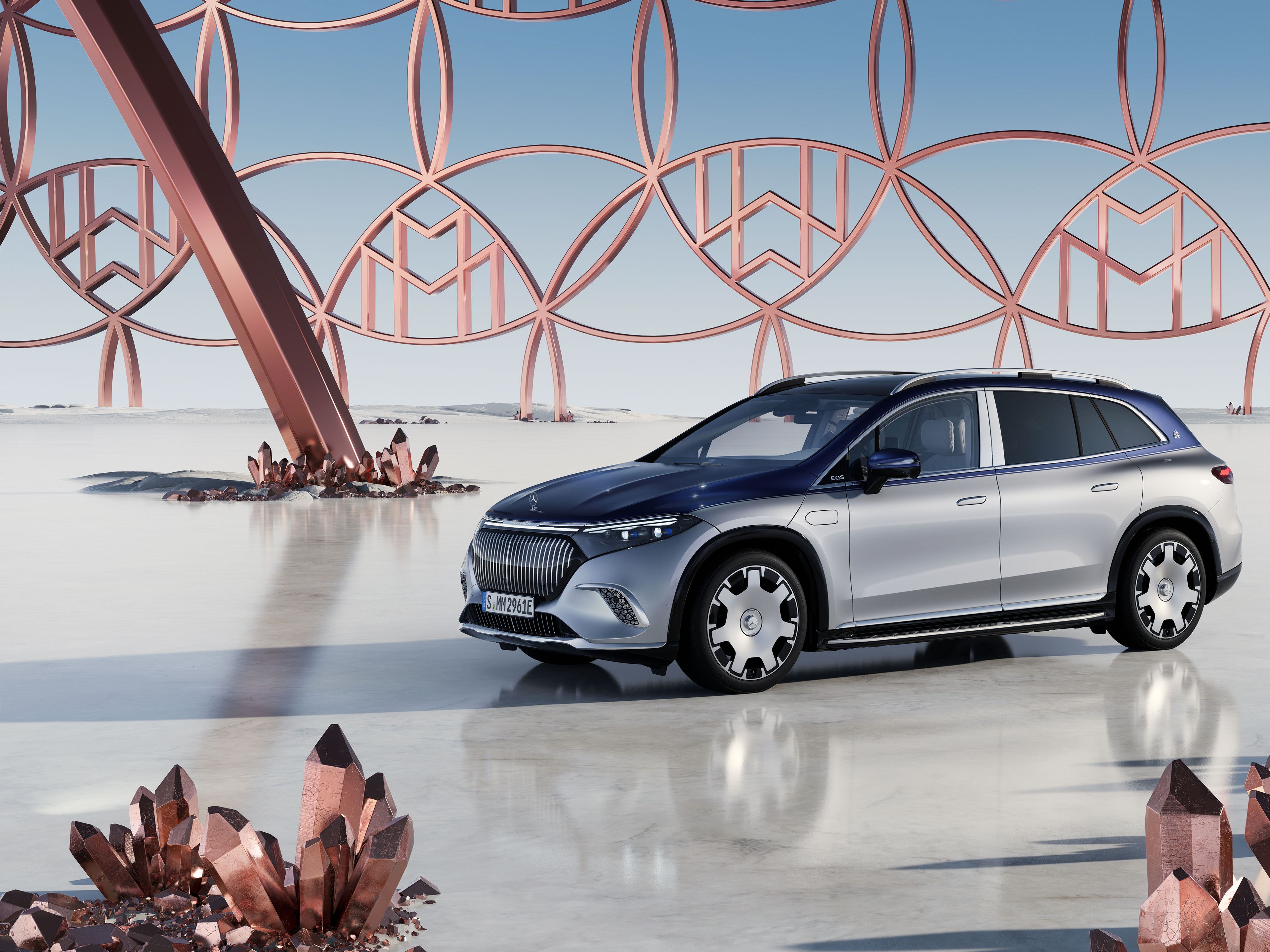 EQS SUV | Marcă emblematică | Mercedes-Maybach Modelul Mercedes-Maybach EQS SUV dintr-o perspectivă laterală.