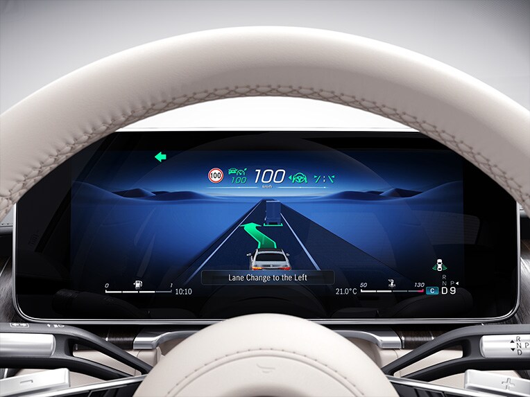 Display-ul 3D pentru șofer din modelul Mercedes-Maybach clasa S.