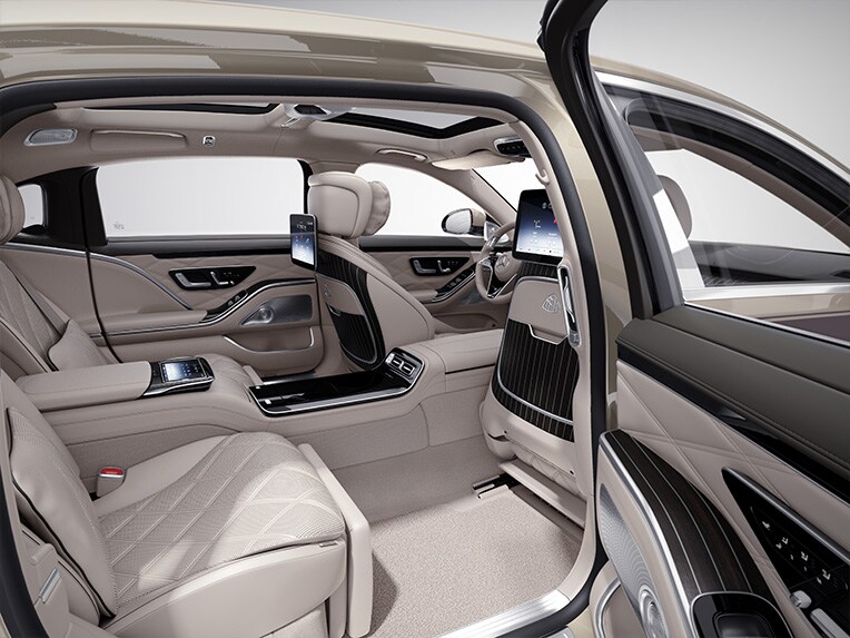 Spatele modelului Mercedes-Maybach clasa S.