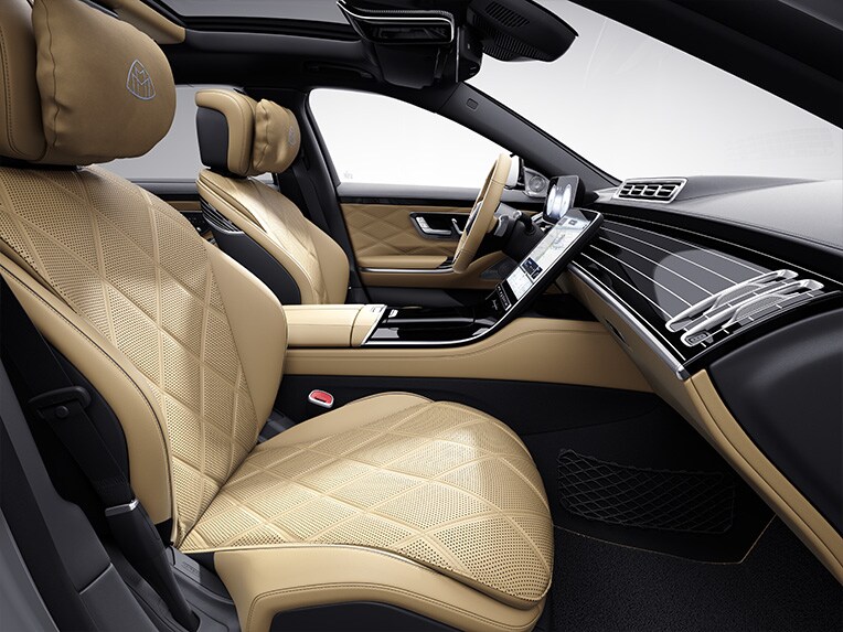 Pachetul interior MANUFAKTUR din cockpitul modelului Mercedes-Maybach Clasa S.