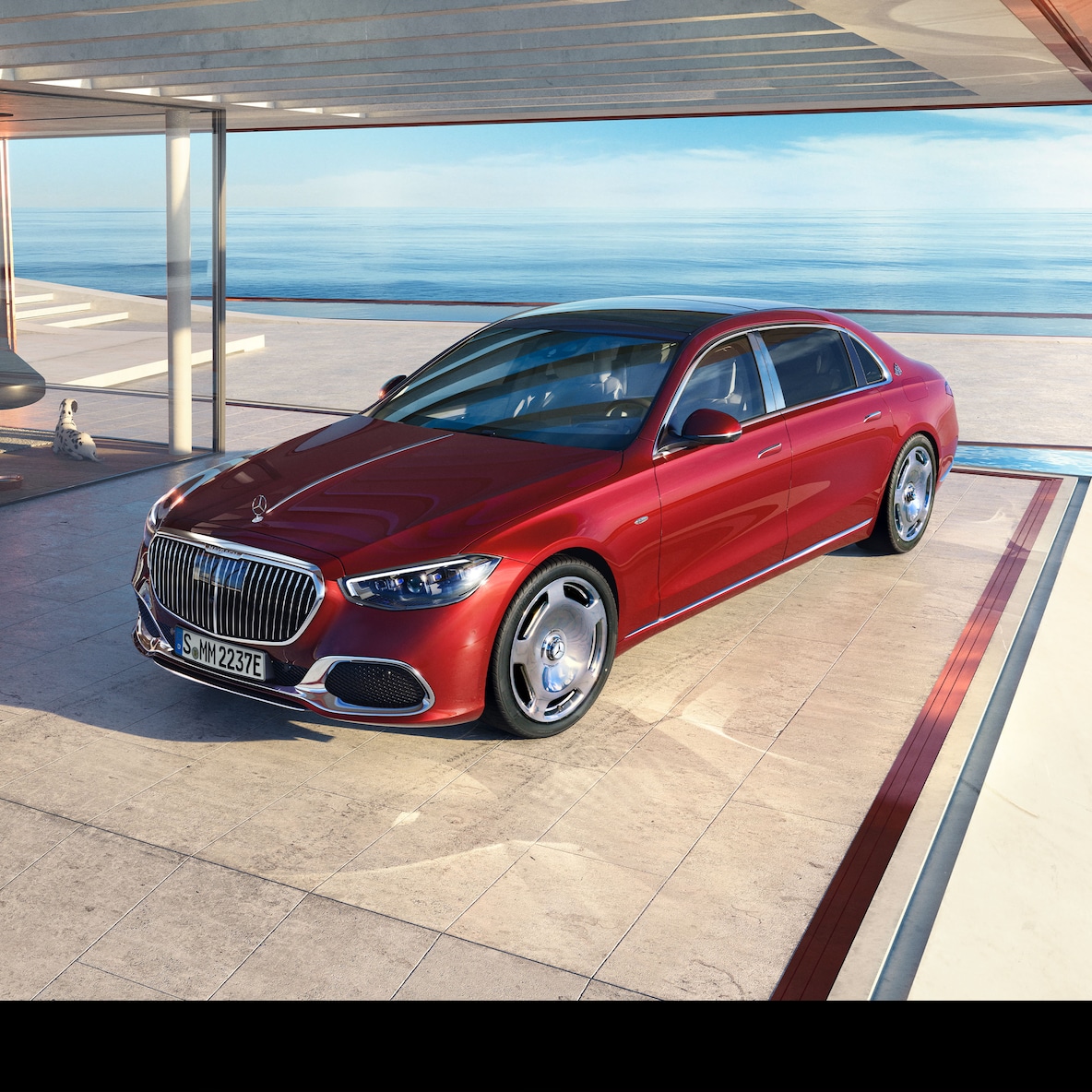 Perspectivă frontal-laterală a modelului Clasa S de la Mercedes-Maybach.