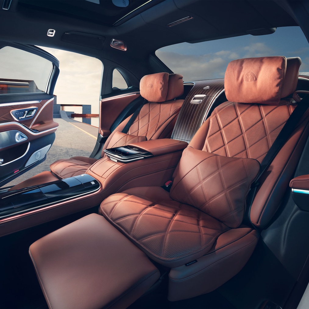 Partea din spate cu scaune Executive a modelului Clasa S de la Mercedes-Maybach.