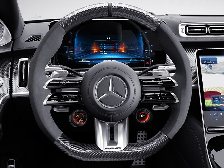 Volanul AMG Performance cu design tip carbon / microfibră MICROCUT în modelul Mercedes-AMG S 63 E PERFORMANCE Limuzină.