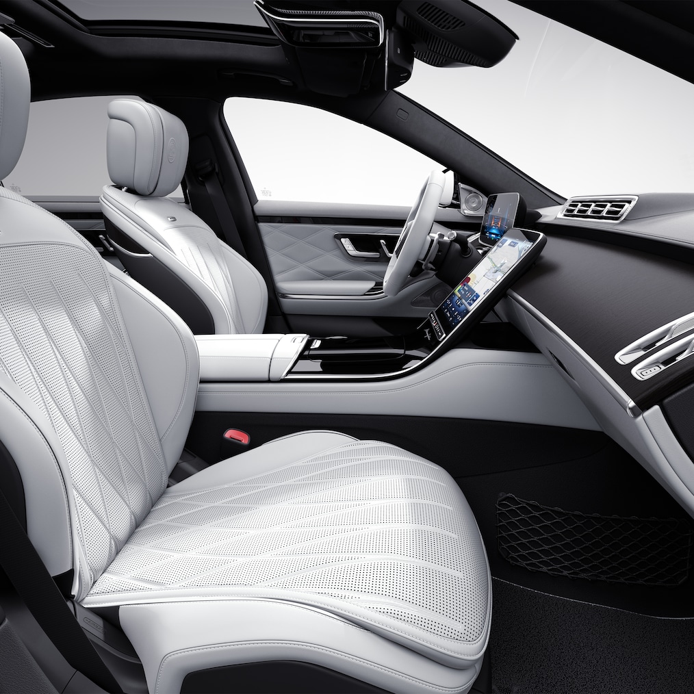  Perspectivă laterală a modelului Mercedes-AMG S 63 E PERFORMANCE (pentru finisajele de vopsea exclusive MANUFAKTUR).