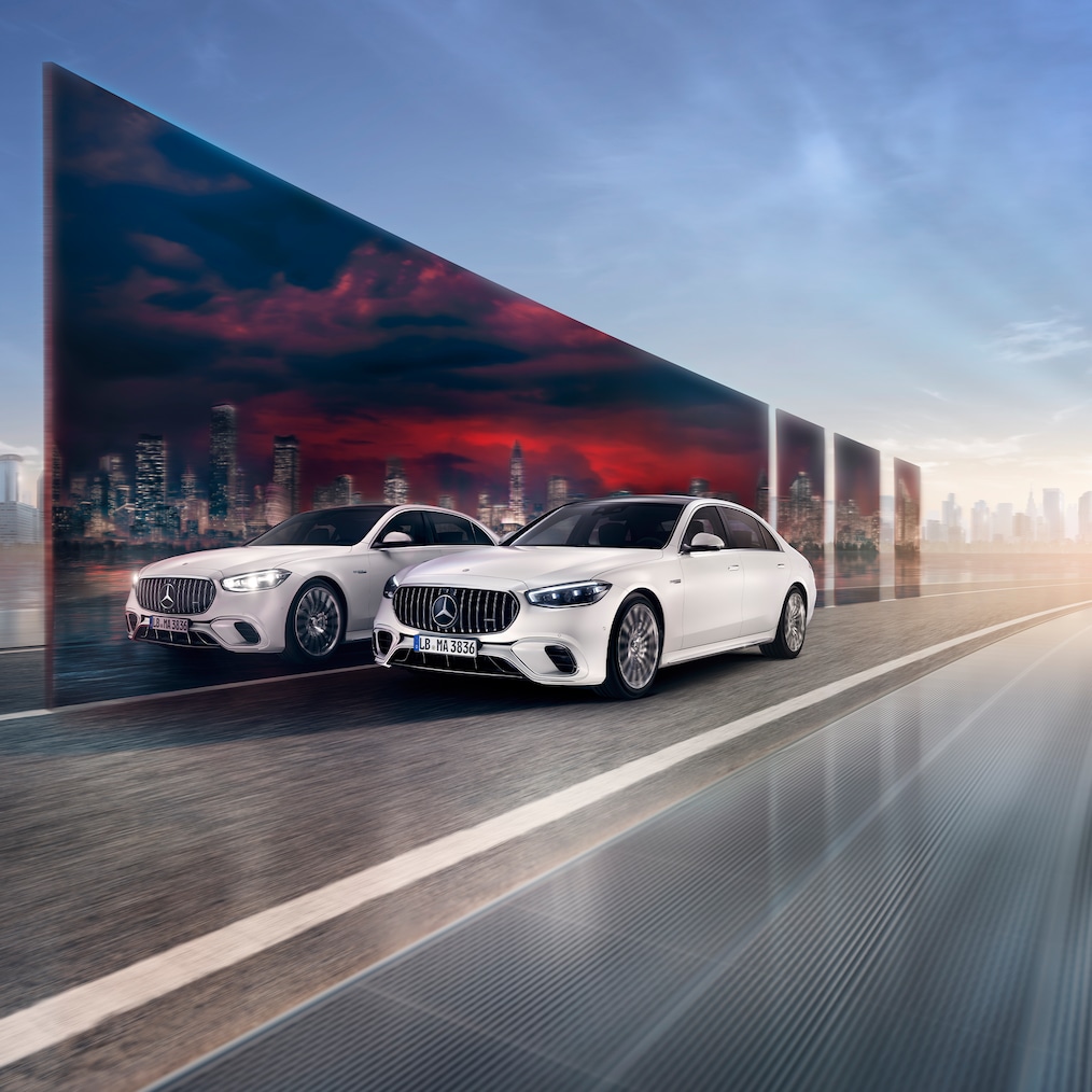 Perspectivă dinamică a modelului Mercedes-AMG S 63 E PERFORMANCE (instantaneu din timpul conducerii).