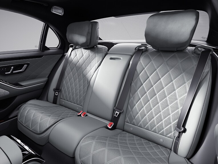 Interiorul modelului Mercedes-Benz Clasa S Limuzină cu pachet Exclusiv.
