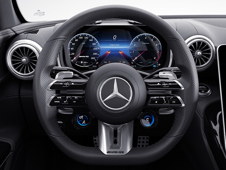 Volanul AMG Performance din piele Nappa în modelul Mercedes-AMG SL Roadster.