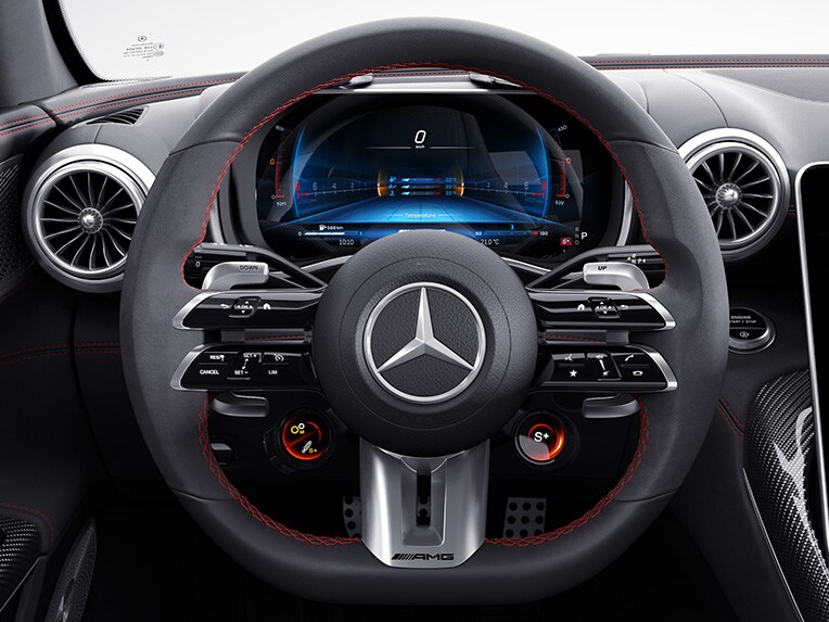 Volanul AMG Performance din piele Nappa / microfibră DINAMICA în modelul Mercedes-AMG SL Roadster.