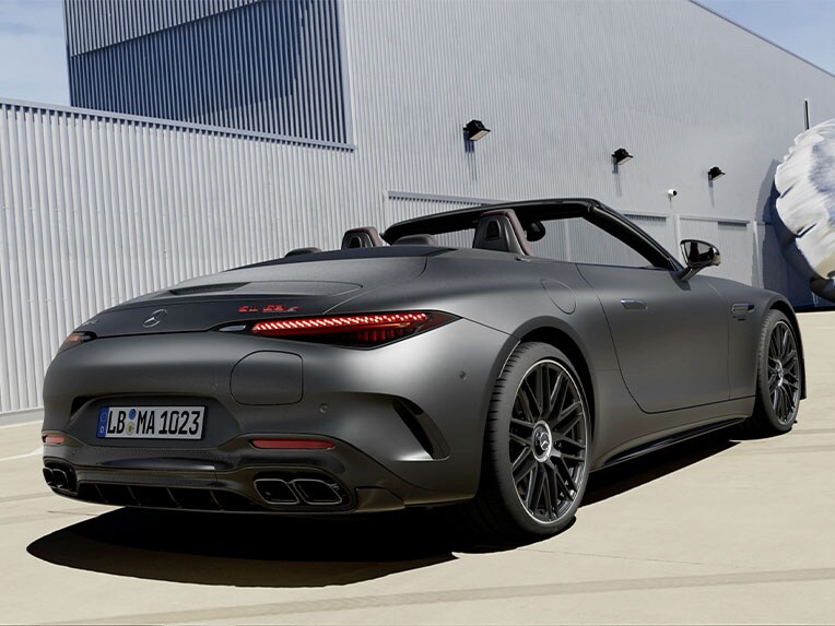 Spatele noului Mercedes-AMG SL 63 S E PERFORMANCE.