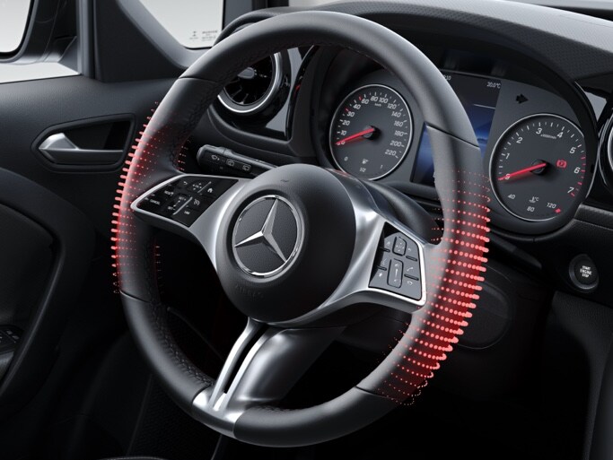 Volanul multifuncțional încălzit din habitaclul modelului Mercedes-Benz Clasa T.