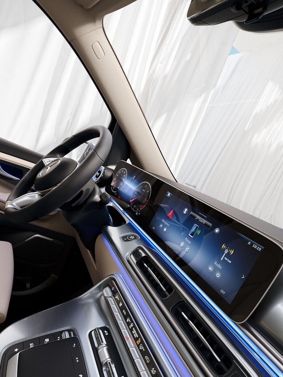 Cu MBUX (Mercedes-Benz User Experience), te bucuri de un sistem Multimedia inteligent și extensibil.