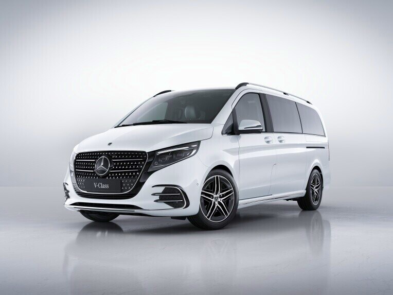 Elemente tipice AMG și detalii de înaltă calitate sporesc caracterul sportiv și individualismul autovehiculului tău.