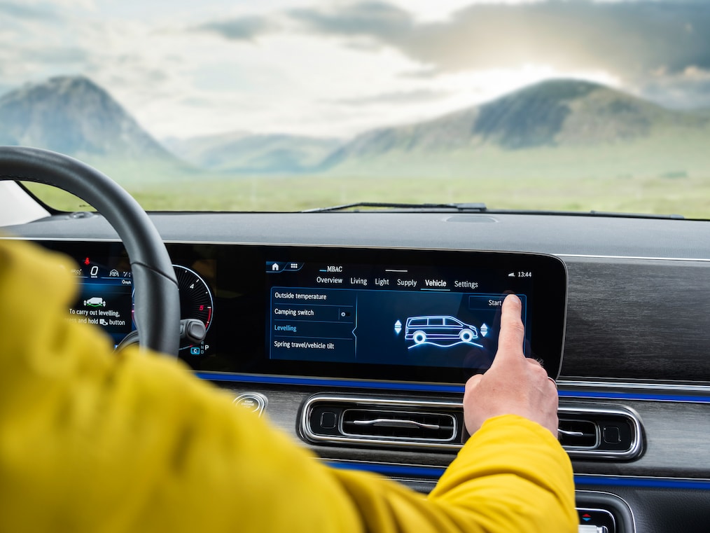 AIRMATIC cu sistem de reglare nivel autorulotă în widescreen cockpit-ul din Clasa V Marco Polo.