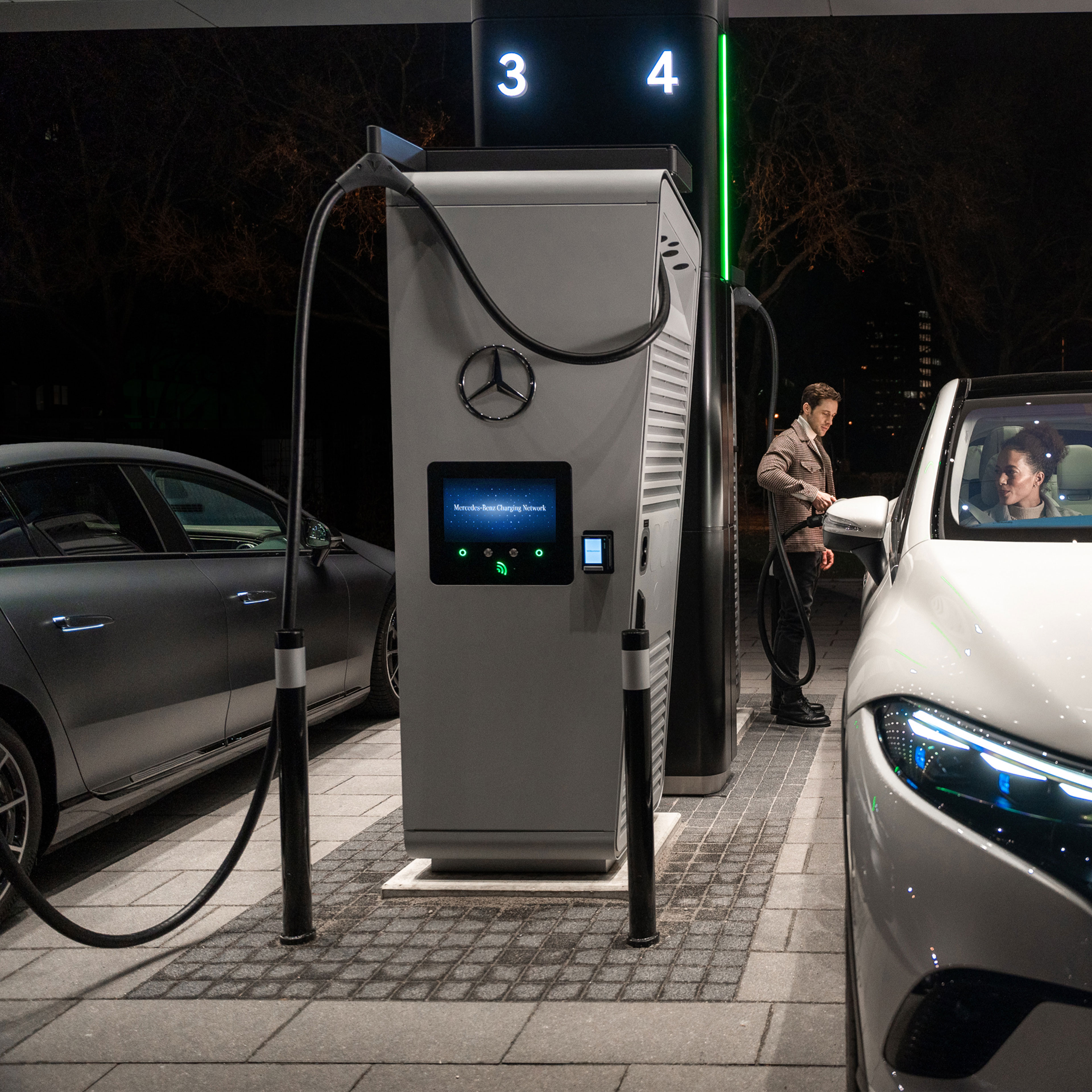 Încărcare pe drum | Mercedes-Benz Încărcare pe drum cu MB.CHARGE Public (cunoscut anterior ca Mercedes me Charge).