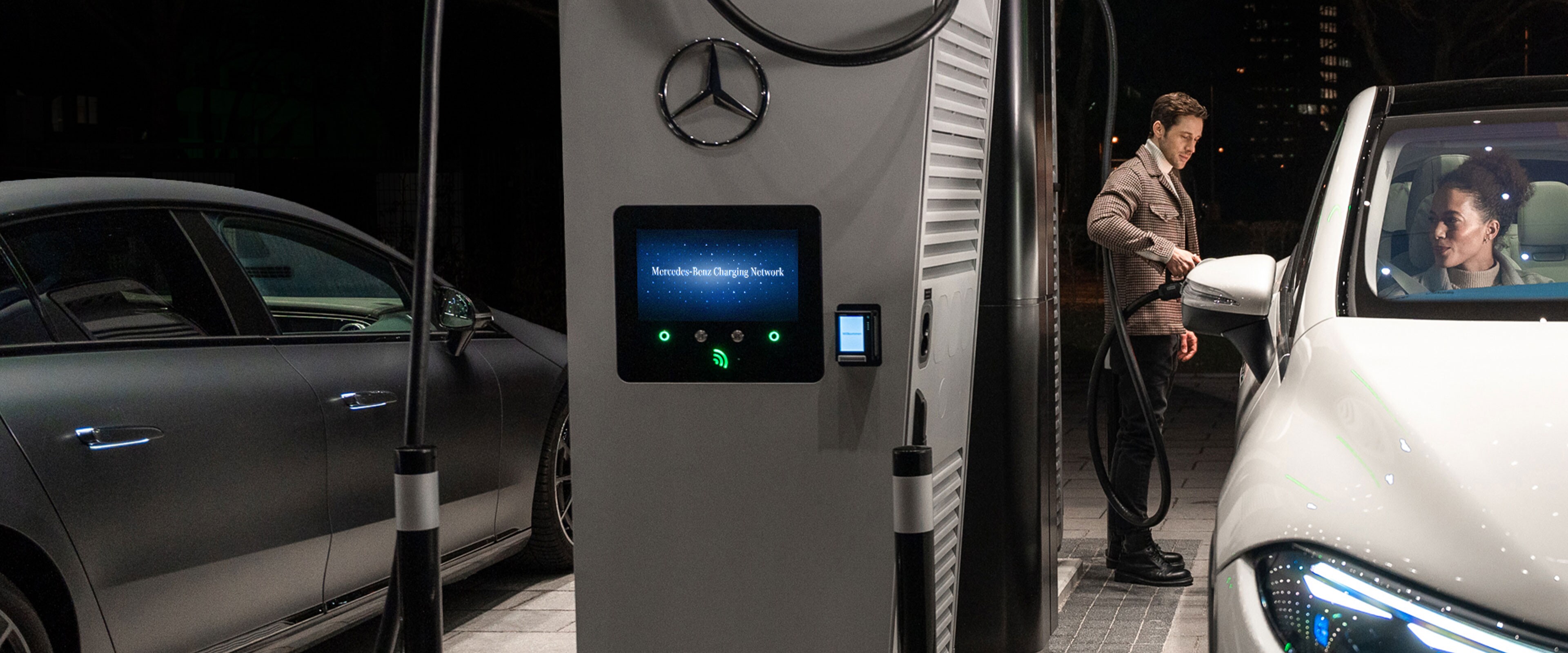 Încărcare pe drum cu MB.CHARGE Public (cunoscut anterior ca Mercedes me Charge).