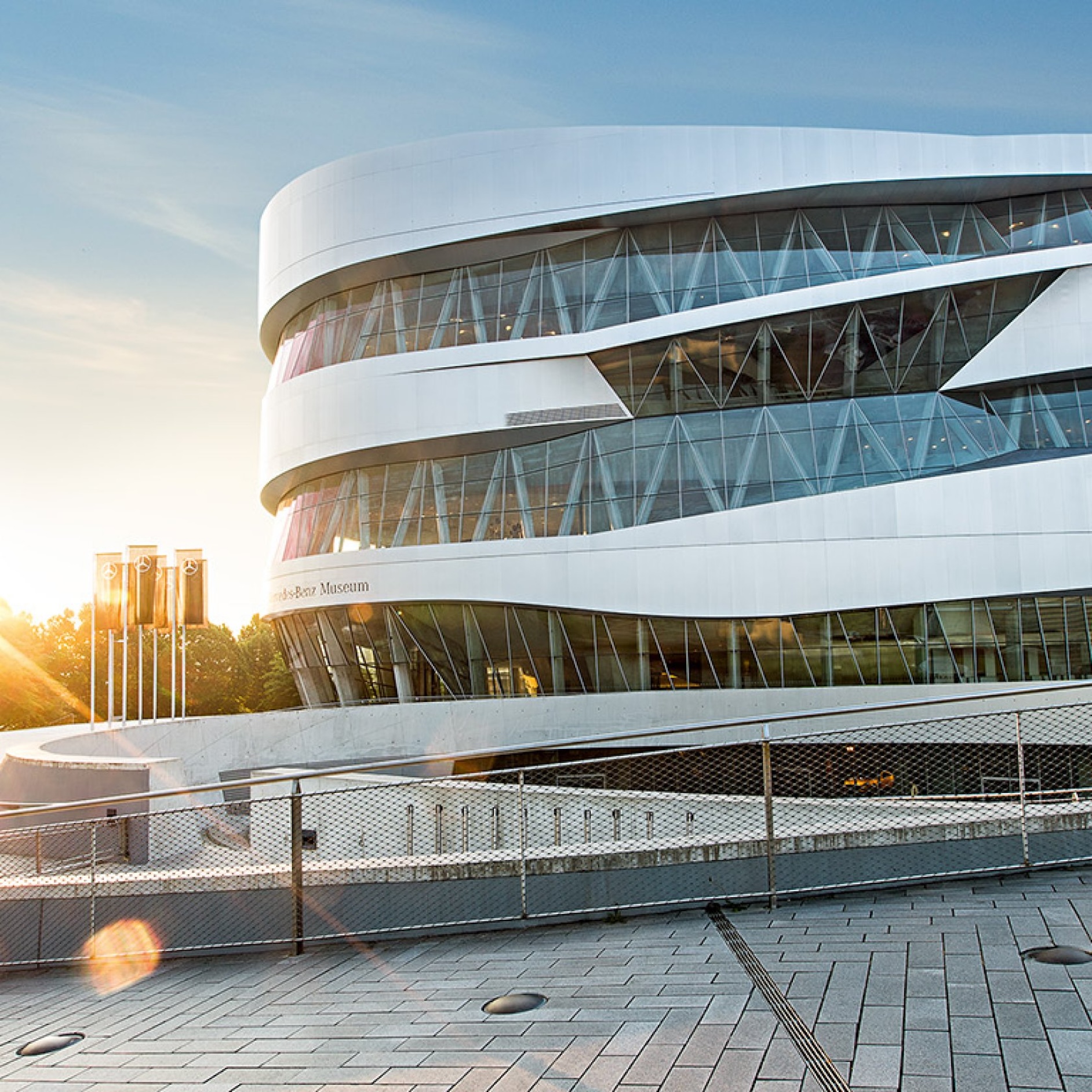 Muzeul Mercedes-Benz din Stuttgart. Muzeul Mercedes-Benz din Stuttgart.