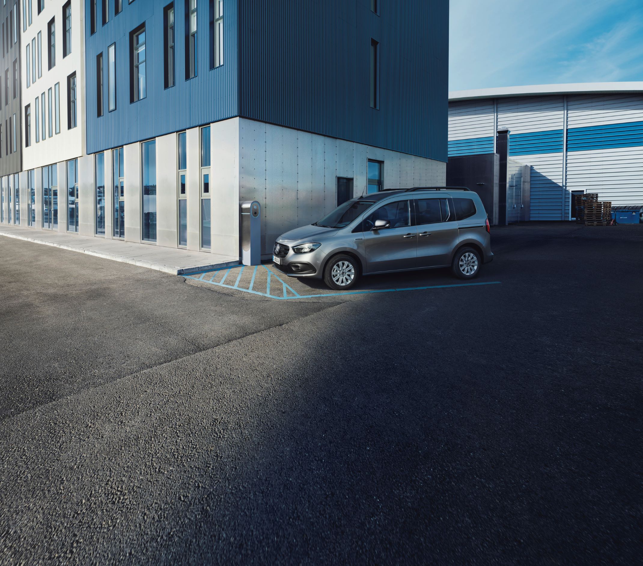 Siguranța Citan | Mercedes-Benz Vans Modul de funcționare al senzorilor radar pentru măsurarea distanței - modelul Mercedes-Benz Citan.