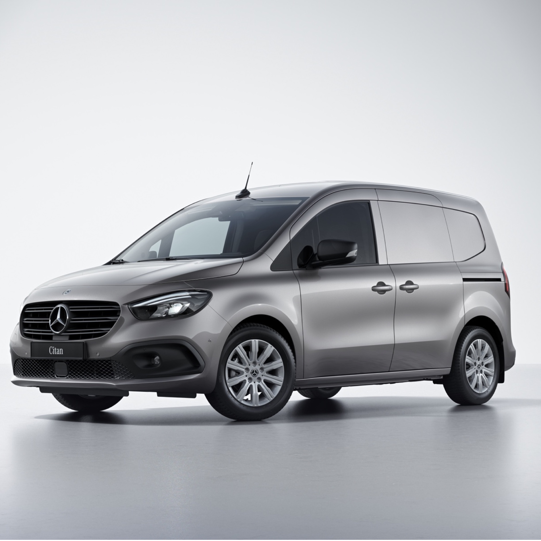 Extraopțiuni digitale | Citan furgon | Mercedes-Benz Extraopțiuni digitale pentru modelul Mercedes-Benz Citan furgon.