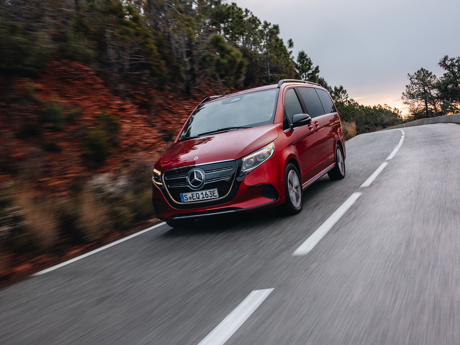 Exteriorul modelului Mercedes-Benz EQV.