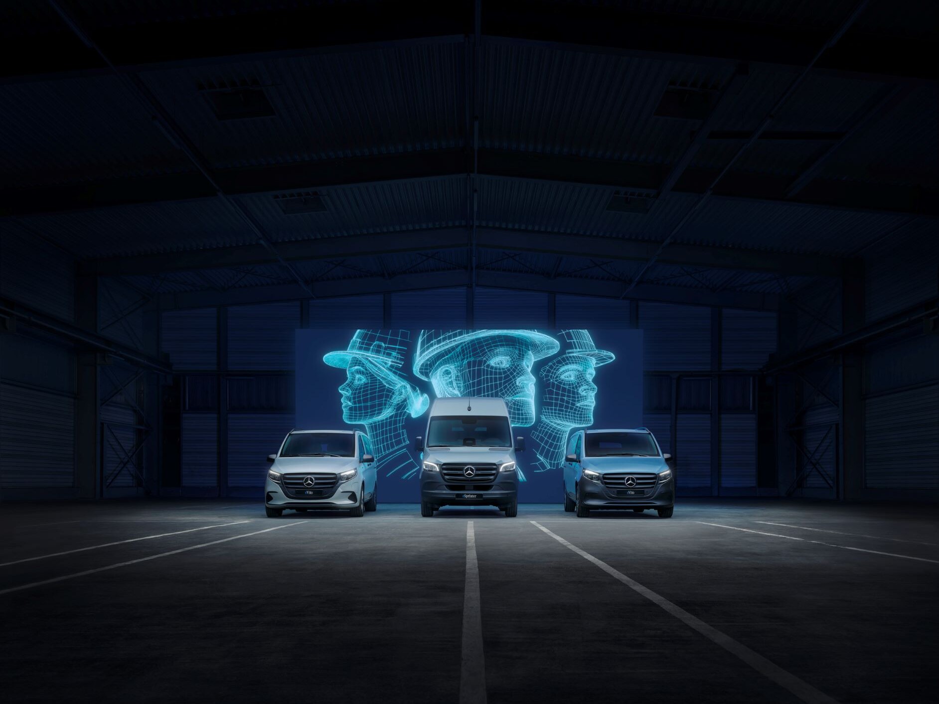 Mercedes-Benz eVito furgon se încarcă la o stație de încărcare.