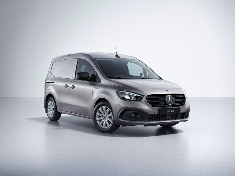 Mercedes-Benz eCitan furgon în linia de echipare SELECT.
