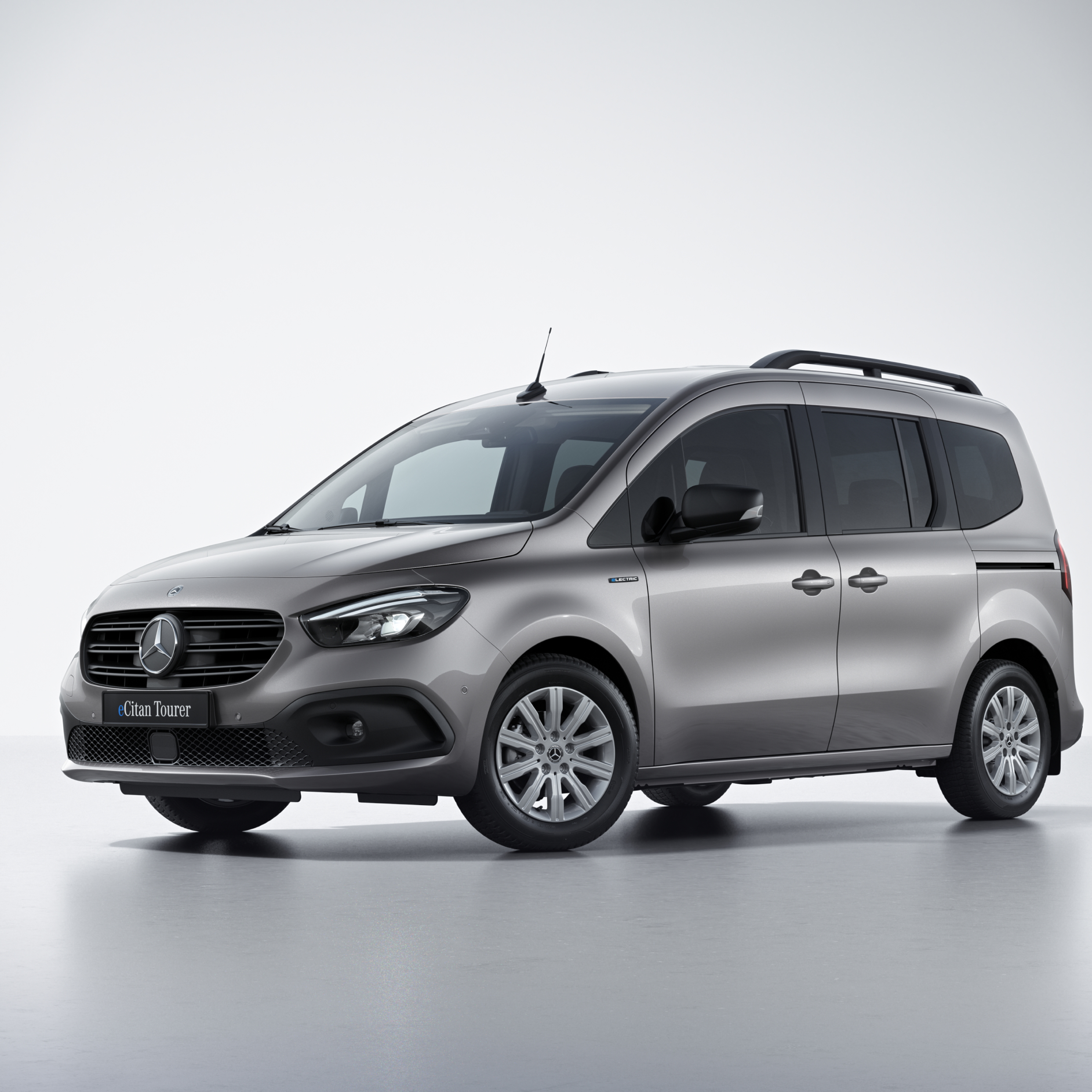 Extraopțiuni digitale | Citan Tourer | Mercedes-Benz Conectivitate inteligentă datorită extraopțiunilor digitale din modelulul Mercedes-Benz eCitan Tourer.