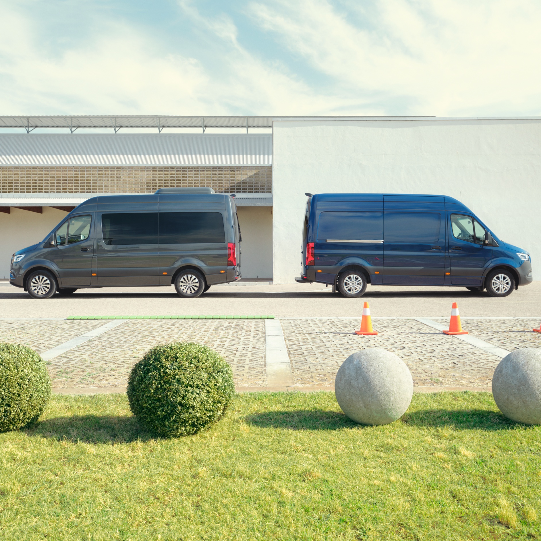 Contact | Sprinter | Mercedes-Benz Mercedes-Benz Sprinter Tourer și furgon.