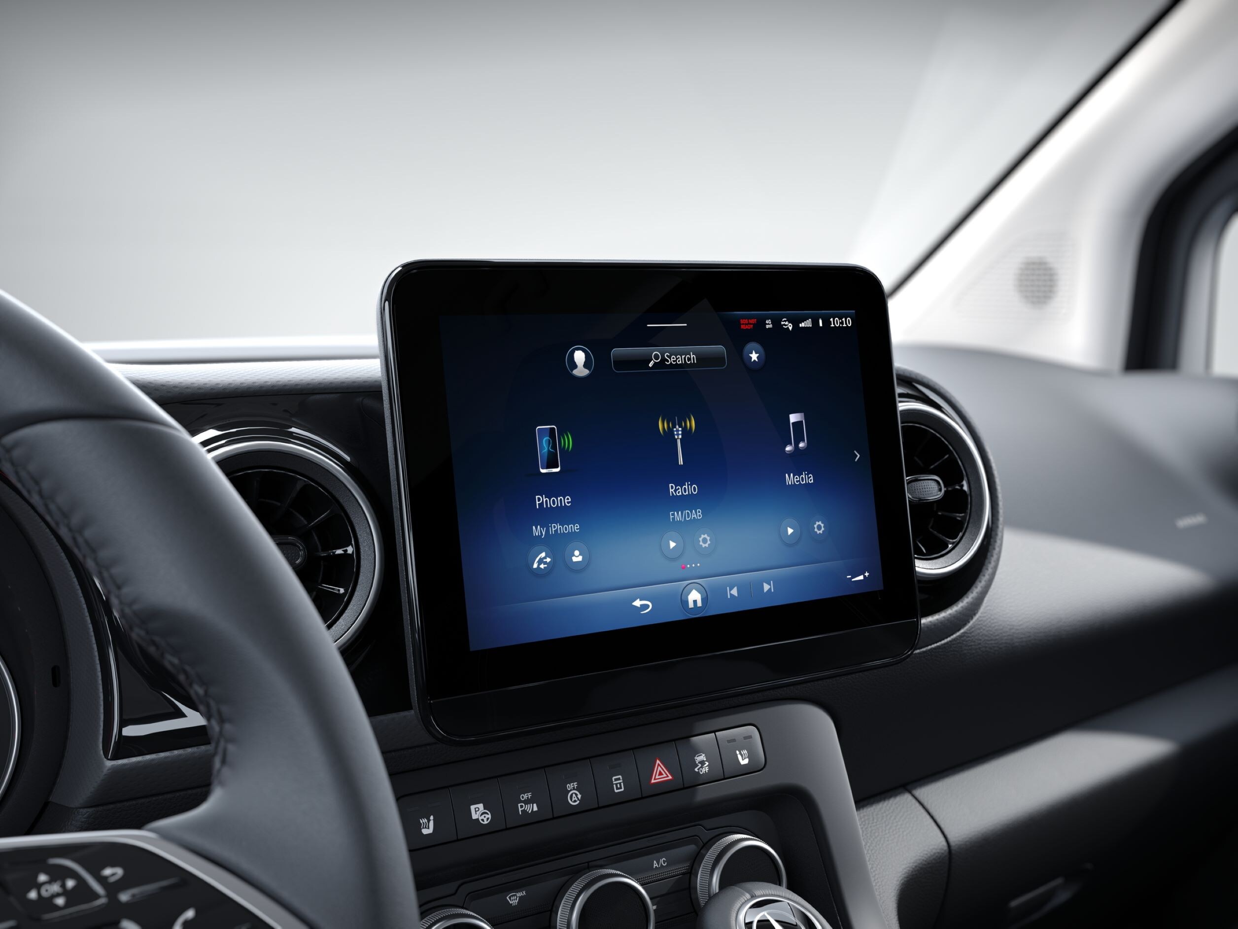 Sistemul multimedia MBUX pentru autovehiculele comerciale Mercedes-Benz.