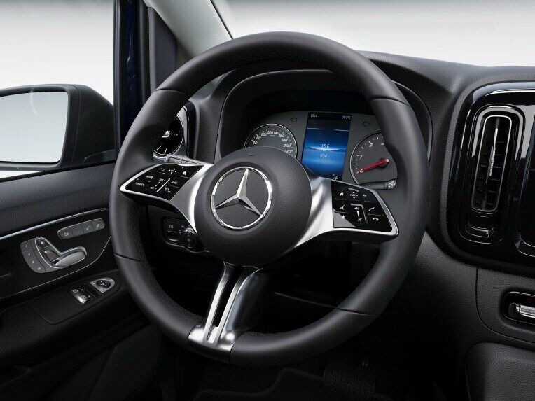 Transmisia automată 9G-TRONIC dispune de 9 trepte, care mențin turația motorului la un nivel cât mai redus posibil în orice situație de rulare.