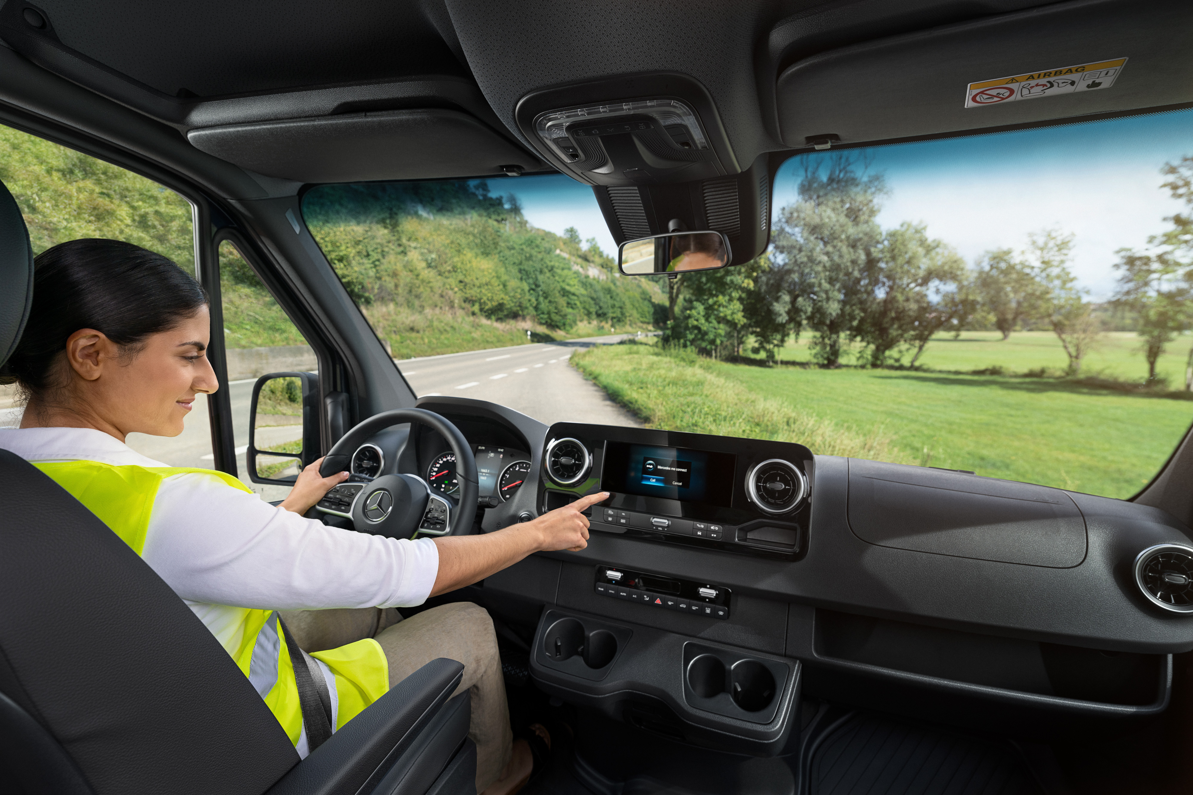 Mercedes-Benz | Servicii autovehicule comerciale | Service24h Apelarea serviciului Service24h.