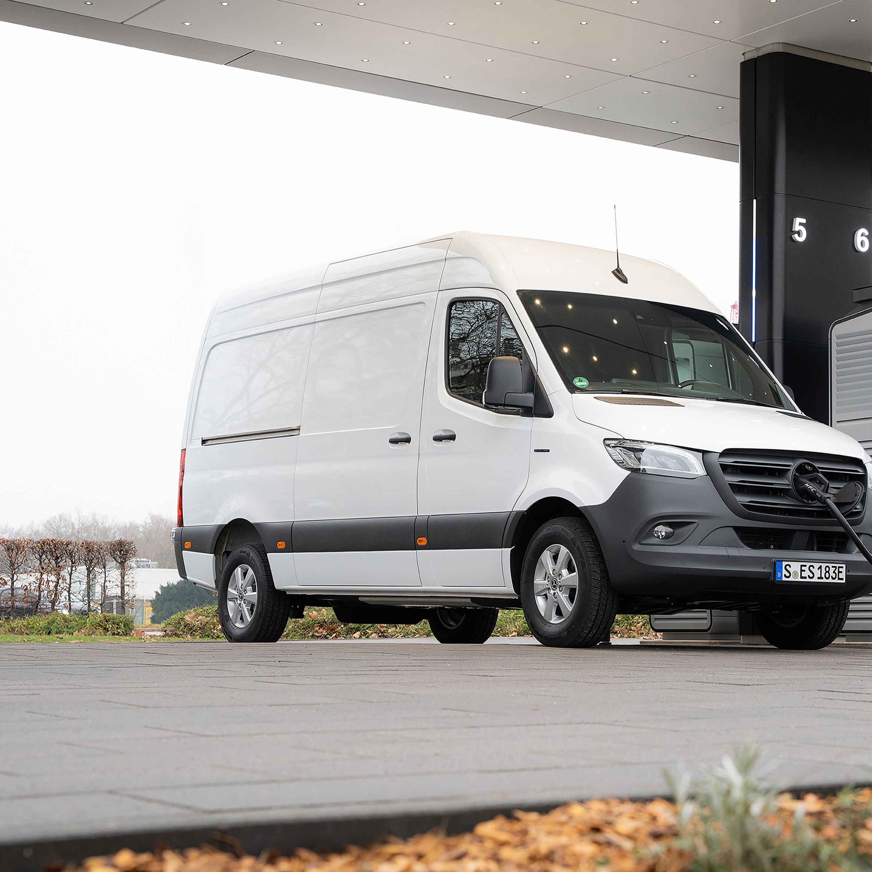 Încărcare în mișcare cu MB.CHARGE Public.