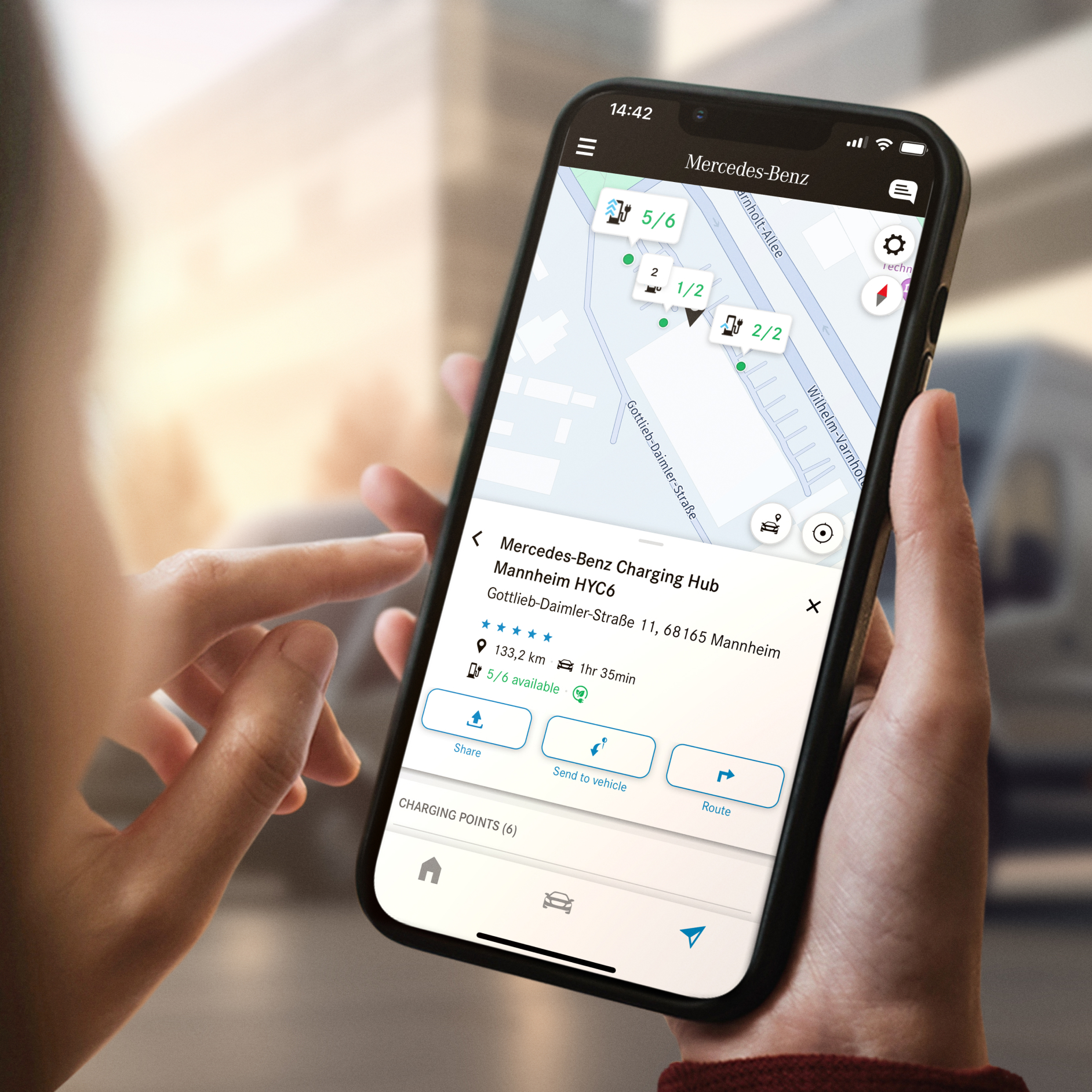 MB.CHARGE Public | Extraopțiuni Digitale | Mercedes-Benz Funcția "MB.CHARGE Public", pe un smartphone.